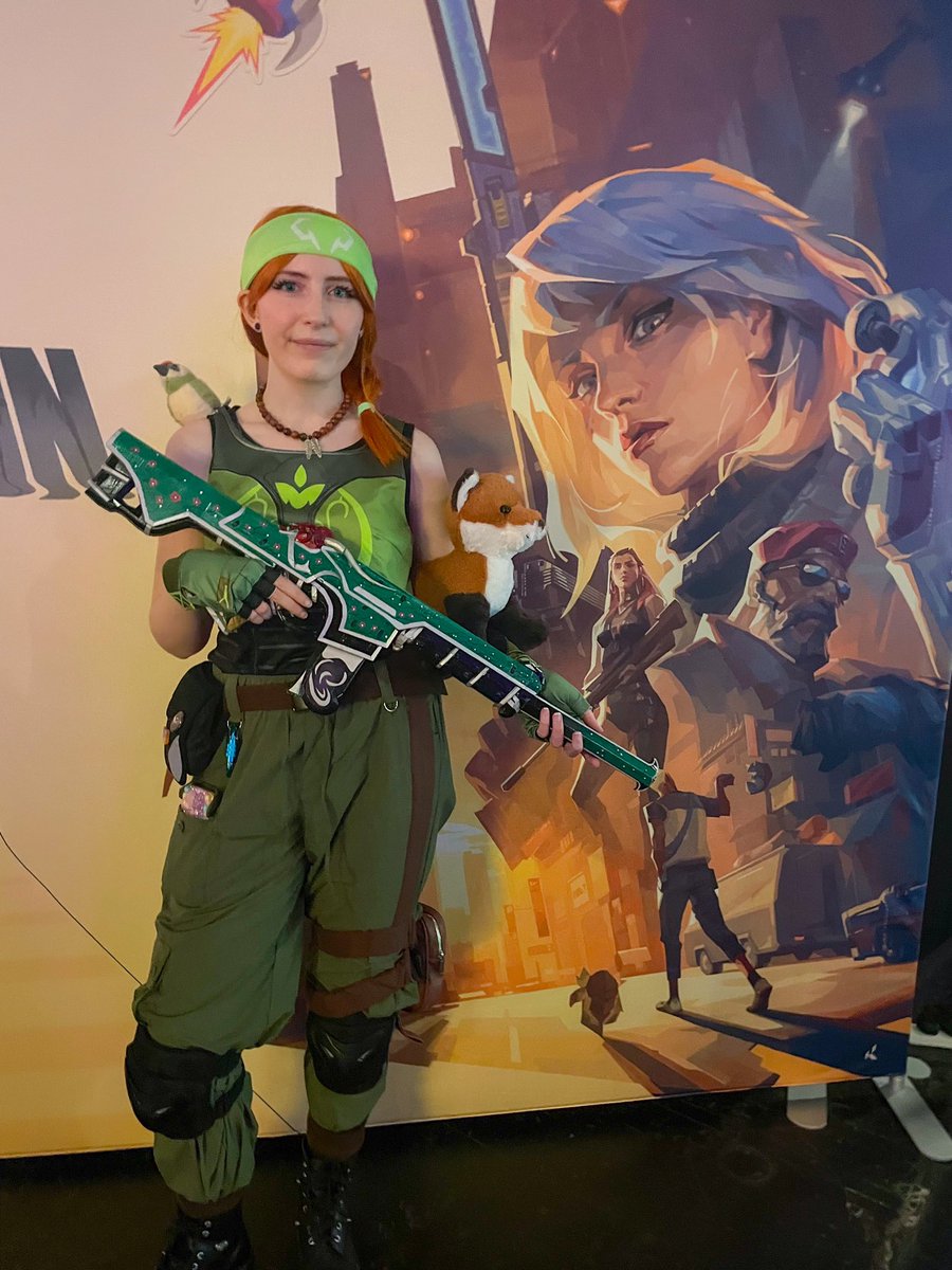 brookiku's tweet photo. had such a good time @IGFestUK yesterday! especially at the @VALORANTukn community event! π#i71 #insomnia71 #cosplay #valorant #riot https://t.co/l0AOJPpjWM