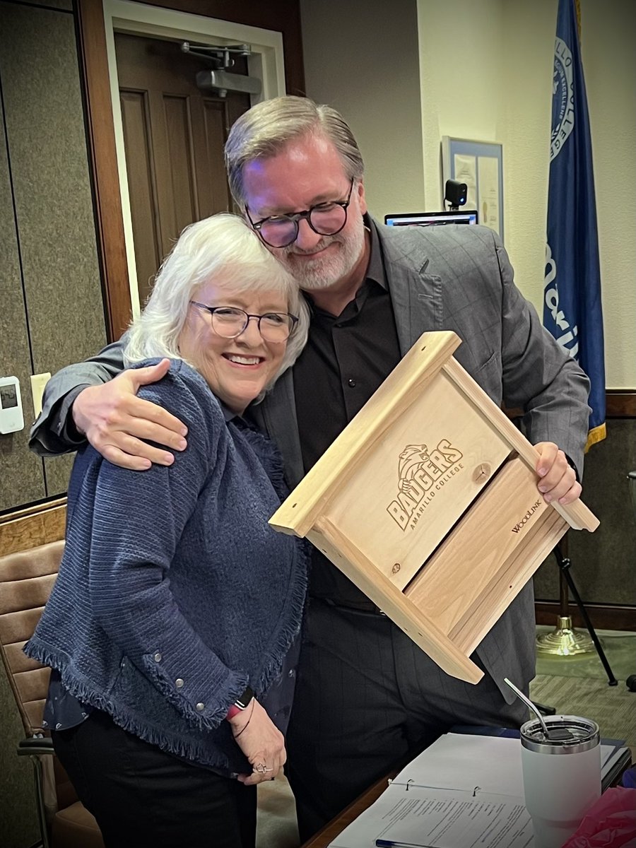 A big sigh as we send our dear friend <a href="/LoweryHart/">russell lowery-hart</a> off to Austin. Love ya, friend! You’ll keep changing lives, I know! 
anette-on-education.simplecast.com/episodes/badge…