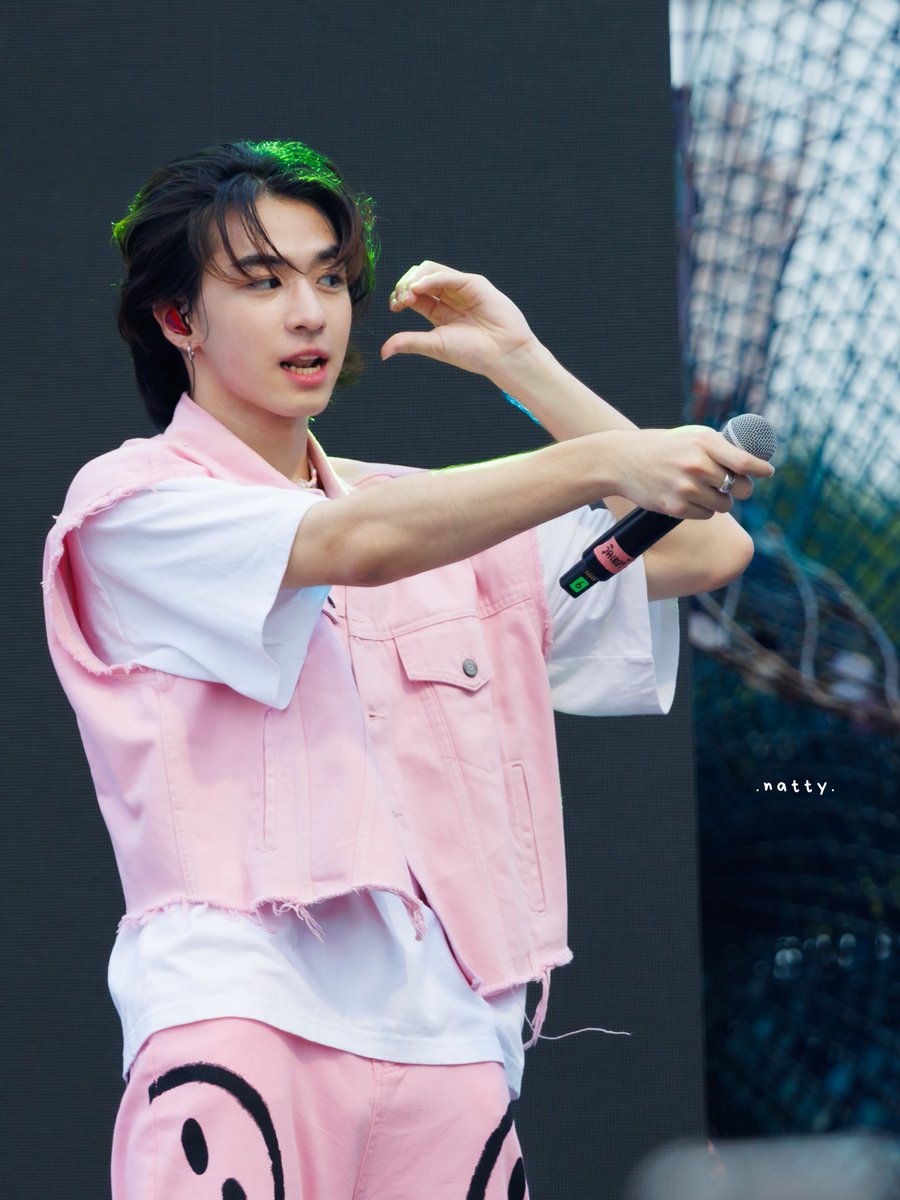 natty_pon's tweet image. ขอเสียงหน่อยค้าบบ😁😁😁
#PROXIEVictor
#4thCentralVillagexPROXIEth
#PROXIEth 
#bROTHERSMUSIC