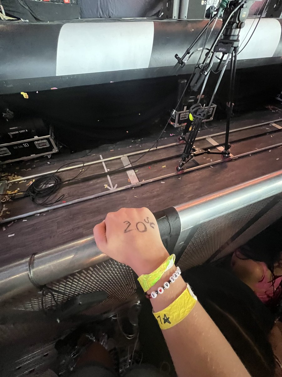 gigiisnotok's tweet photo. sauce me up boys #5sos #5sosirving https://t.co/2w7zSVa2zQ