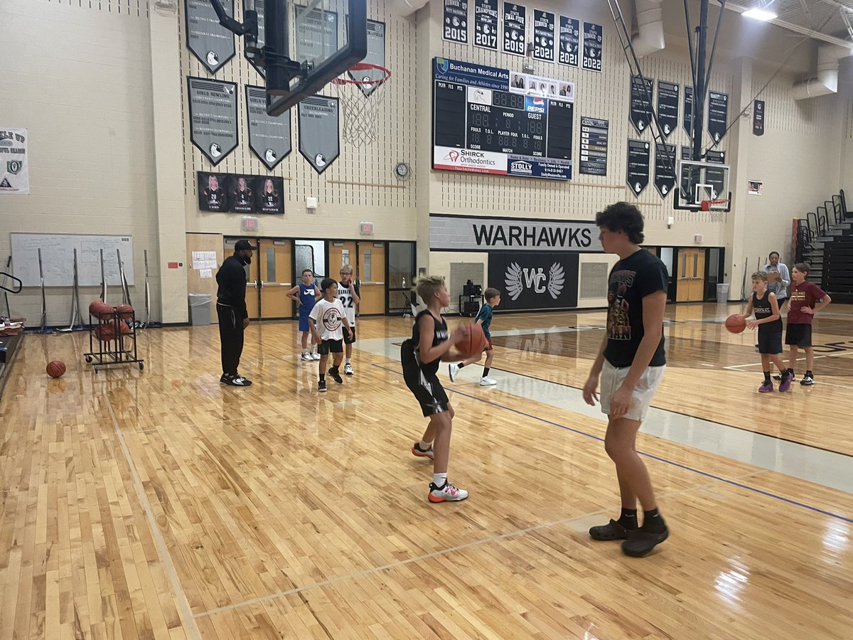 coachMinney's tweet photo. Youth tryouts night 1.  So great seeing the the kid’s development.  So appreciative of all the coaches who volunteer and make a difference.  The future is bright here at Central!   🏀🏀 @WarhawksYBBall @Warhawk_Hoops @coachshawver @WCSOH https://t.co/3jjR8thJEw