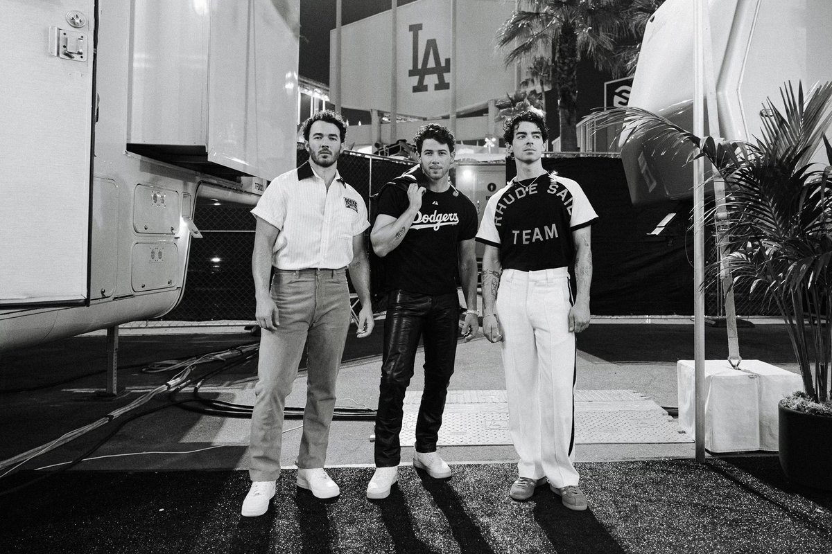 jonasbrothers's tweet photo. Dodger Stadium holds many special memories for us, and it means the world that we get to add this show to that list. Thank you to everyone who came out last night. It’s because of you that we get to continue to make our wildest dreams come true! https://t.co/0k89i3qLcW