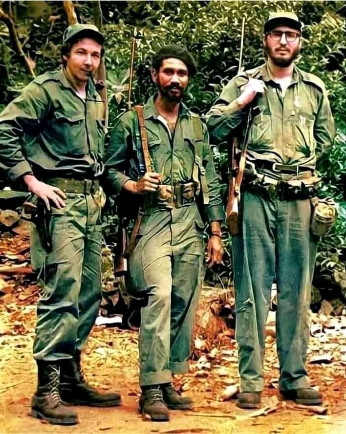 Desde los primeros momentos de conocer a Fidel entabló una franca amistad con él y pronto este le comunicó sus inquietudes revolucionarias, las cuales coincidieron con una íntima convicción que poseía Almeida, que fue estimulado por las frecuentes charlas con Fidel.#AlmeidaVive