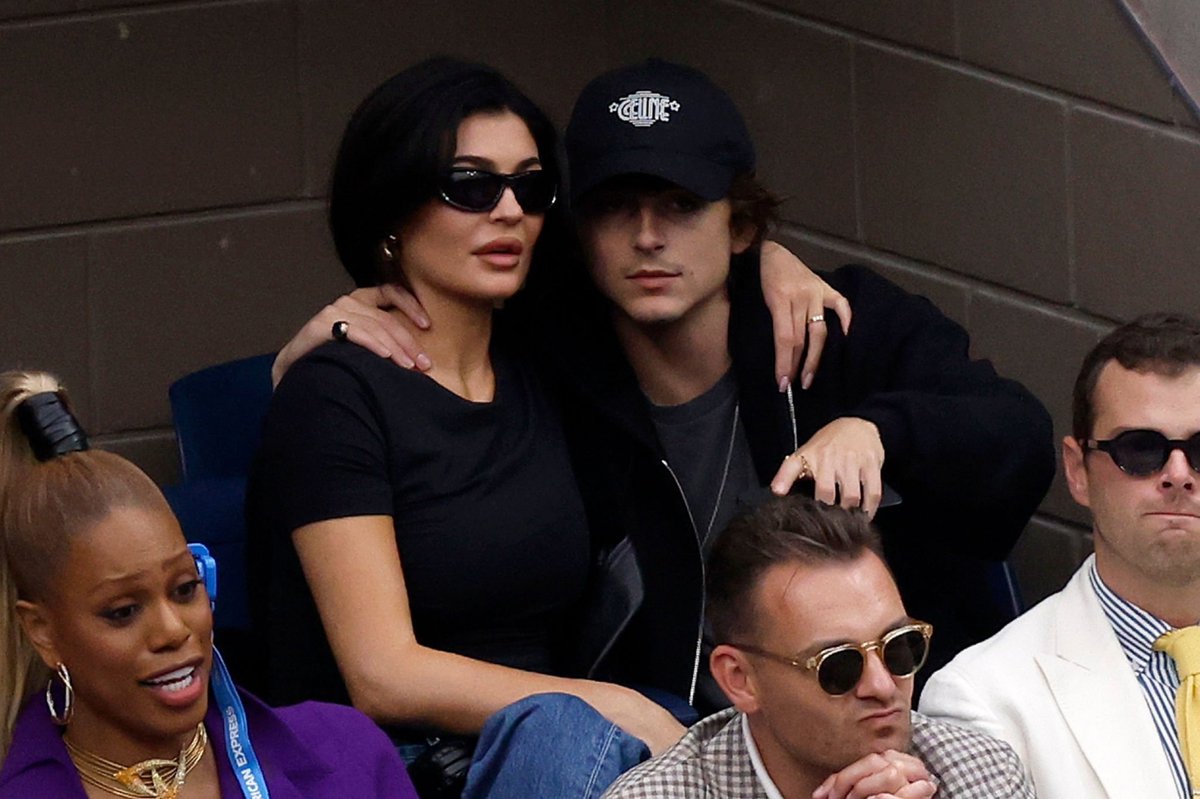tchalametupdate's tweet photo. Timothée Chalamet and Kylie Jenner at the US Open https://t.co/i6AAqgtDdq