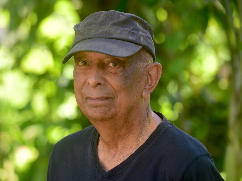 resca_culture's tweet image. 🕊️ Considéré comme étant « Le père fondateur du cinéma antillais » et le pionnier dans l’histoire des réalisateurs noirs, le cinéaste Guadeloupéen Christian Lara s’est éteint hier soir à l’âge de 84 ans. 

Toute la rédaction Resca présente ses sincères condoléances aux familles.
