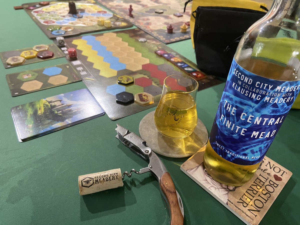 SethAGonzalez's tweet photo. This evening enjoying a great solo game and a wonderful collaboration sweet traditional mead from @SecondCityMead and Klausing Meadery. #boardgame #craftmead https://t.co/RsGIOL8ZoV