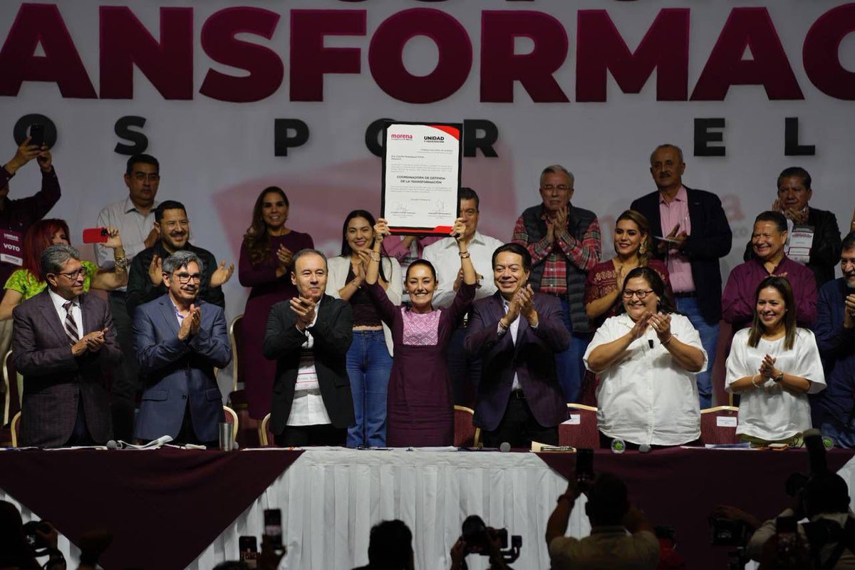 ivansottoh's tweet photo. ¿Que Adán Augusto @adan_augusto va a la dirigencia nacional de @PartidoMorenaMx?
Varios analistas anticipan el relevo de @mario_delgado en #Morena, e incluso lo ponen como probable contendiente por la #CDMX.
Por lo pronto, hoy Claudia Sheinbaum @Claudiashein recibió el cobijo de su partido, y se mueven las piezas en la búsqueda de la #sucesiónpresidencial de #2024.

#IVÁNSOTOENVIVO #EnVivoTV