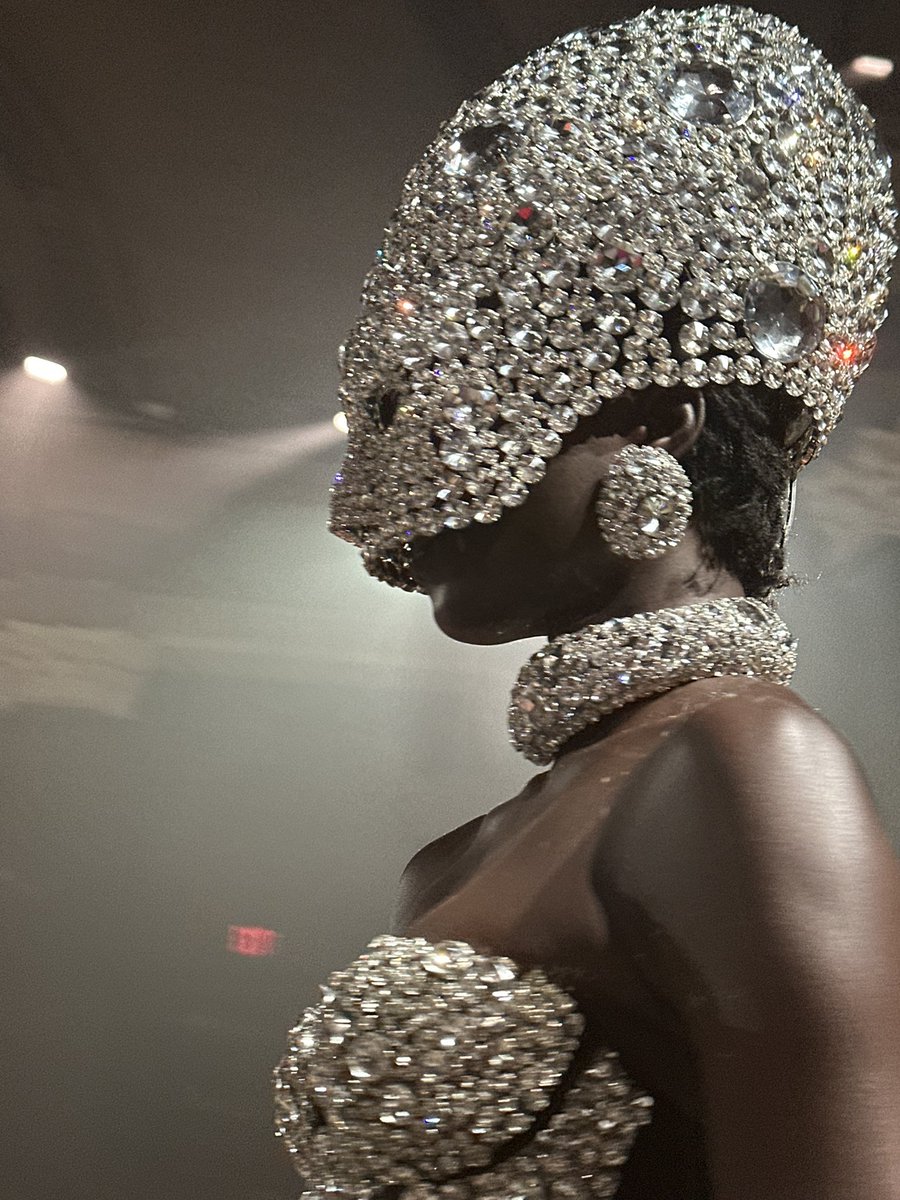 highendhomo's tweet photo. this crystallized mask? oh, area was not messing around this season https://t.co/PxQ7pboGvw