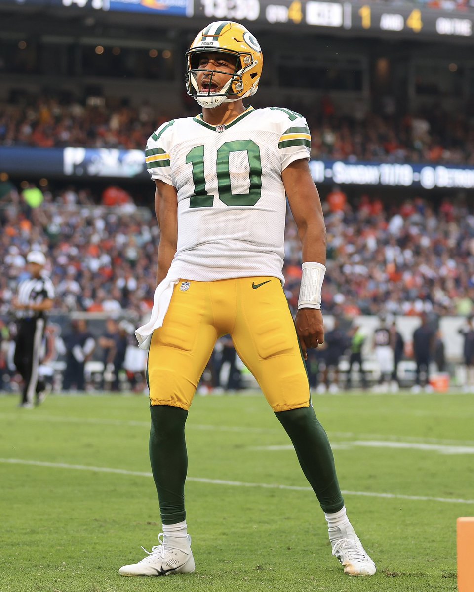 BleacherReport's tweet photo. Jordan Love Week 1 vs. Bears:

15-27
245 YDS
3 TD
W

Packers found their QB of the future? 👀 https://t.co/CvQgWouydU