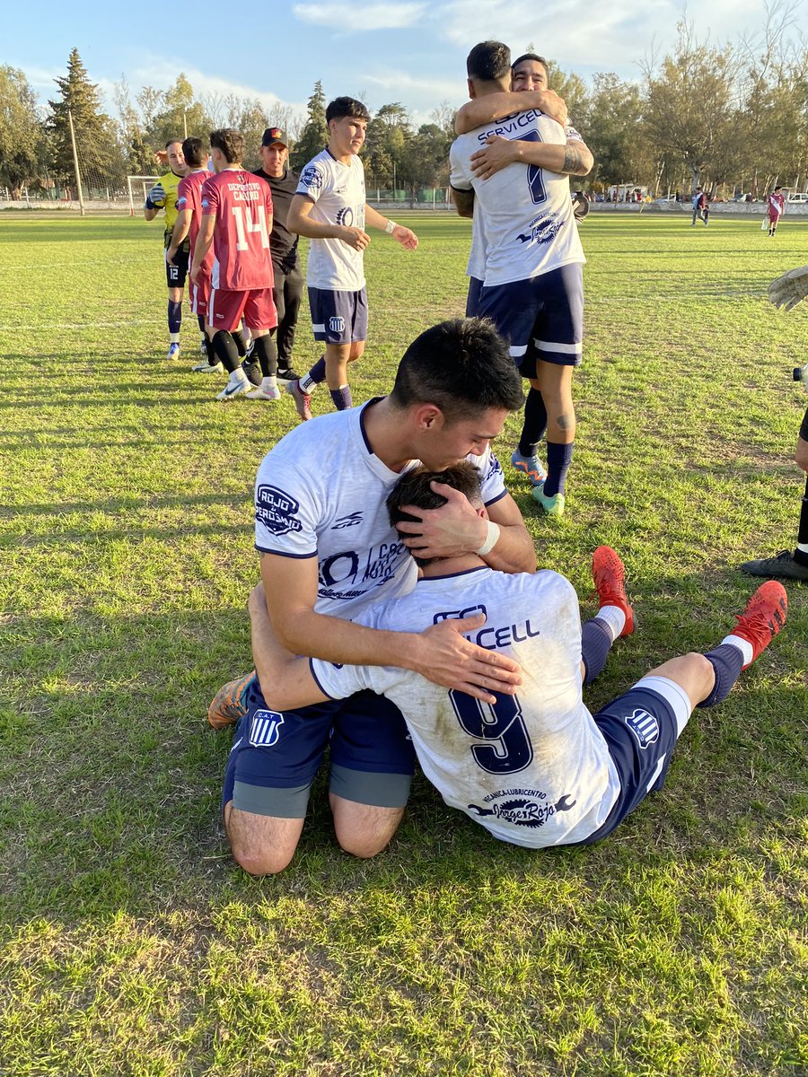 TALLERES DE BERROTARAN VOLVIÓ A PRIMERA DIVISIÓN “A”

Algunas postales de hoy de <a href="/TBerrotaran/">Club A. Talleres</a> campeón.

Fotos de <a href="/valepetroff/">Valentina</a>