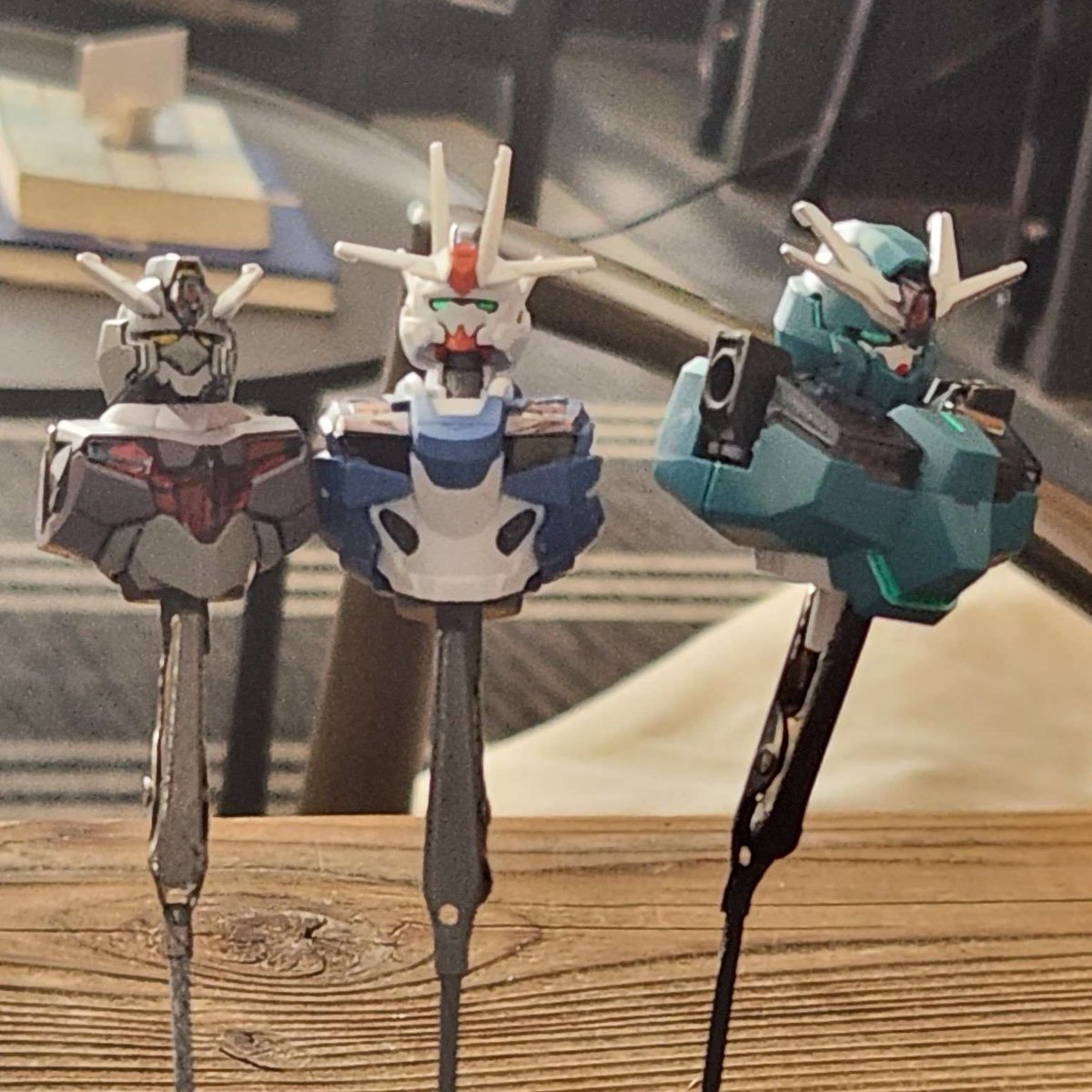 Mu_Ignis's tweet photo. Me and the boys built gunpla in public today!
#Mu_mech https://t.co/WJQbqH4pSl