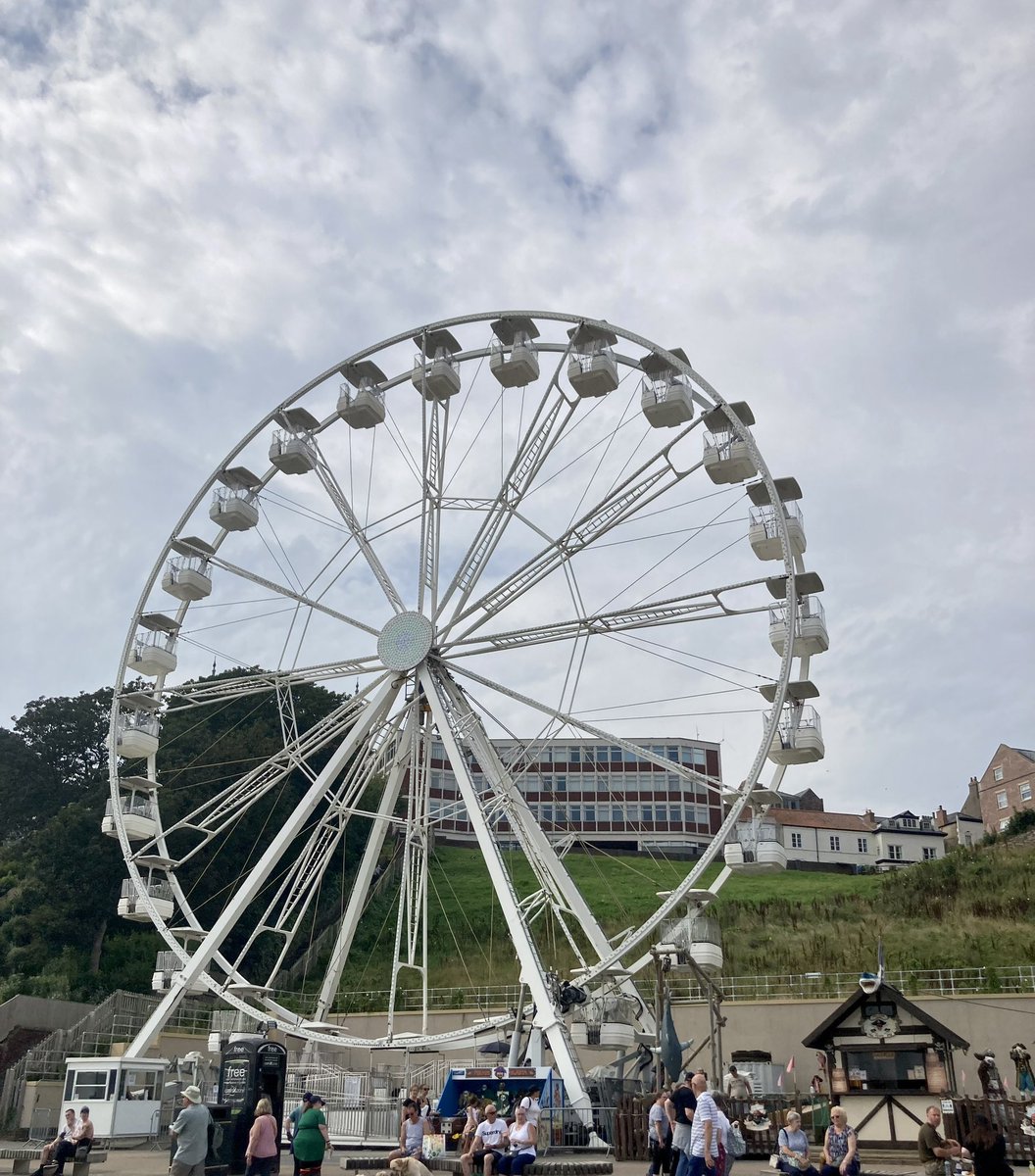 JennaMarathon's tweet photo. The observation wheel at Scarborough https://t.co/3ZhOaAhJbl