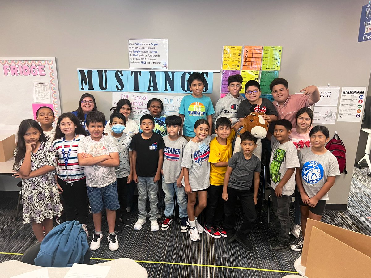 MrsDennisGarcia's tweet photo. @MsMuraira5 class spelled MUSTANGS!! Way to go on being the first class to earn a Golden Horseshoe and have Mustang Milli 🐴 visit your students. #PositiveIncentives #BANEpride #BANEspirit @cdiazcfisd @BaneElementary @CFISDStuSrvcs https://t.co/MtiJCrGvHI