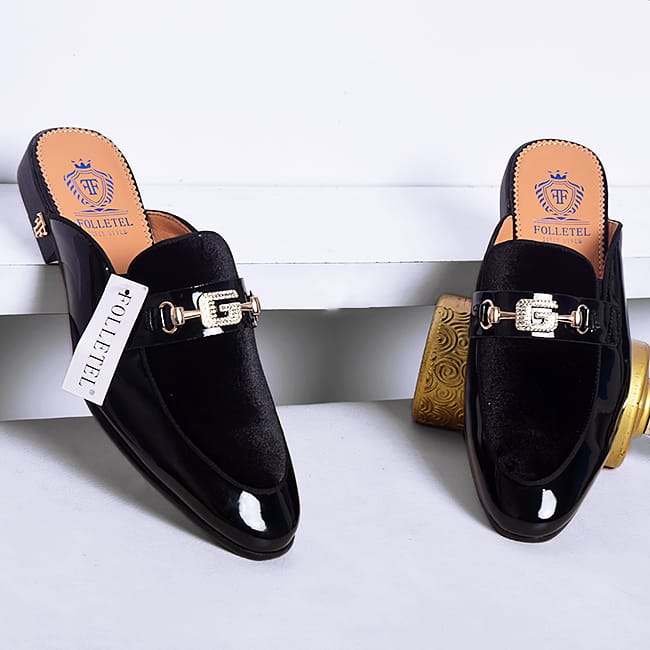 OmowestStore12's tweet photo. New arrival🔥🔥🔥
#Folletel✅ 
#HalfCover

Black = 40-45

#11,000

WhatsApp me or call for your Order +2347069542188 

#omowestunisexstore always available at your door step. https://t.co/qBa6Jwn3ZV