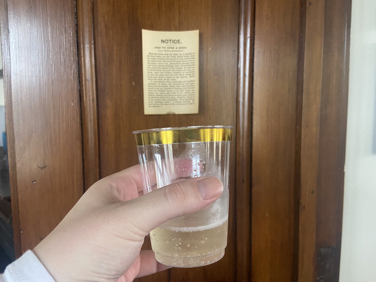 MollyBilinski's tweet photo. .@WilkesUWriting summer commencement! ❤️❤️❤️ https://t.co/EJbHFkDII2