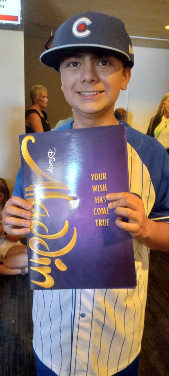 aria1075's tweet photo. Spending the afternoon @uofa #centennialhall with @aladdin https://t.co/Ufp2aFyDqh