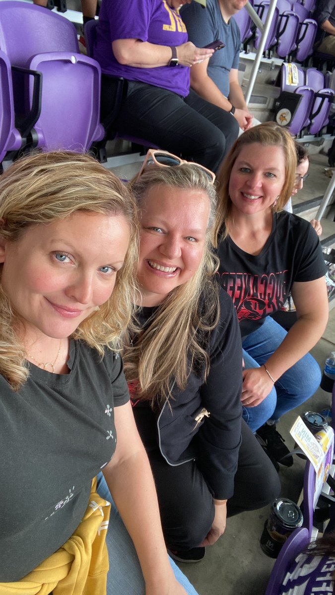 Lezlea Pixley Dahlke tweet media