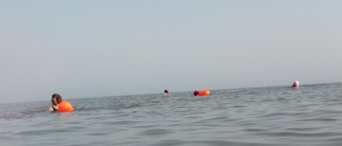 PeoniesEnvy63's tweet photo. Lovely weekend making the most of the weather by swimming with Withernsea Mermaids and friends and my older granddaughter. https://t.co/ErZ7pLU42N