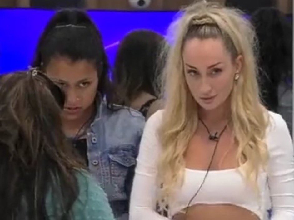 GHArgUpdates's tweet photo. Este GH mostró lo peor de la sociedad Chilena: maltrato animal, abuso sexual y verbal, clasismo, acomodamiento, aislamiento, bullyng,
machismo y sobre todo como con un poco de contactos/clase social te pueden hacer un lavado de imagen en vivo

#LaResistenciaLulo #TheLulosShow https://t.co/rq6IYvF8pr