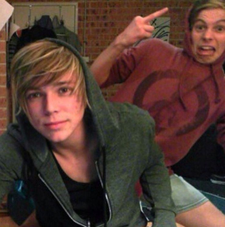 finding old 5sos pics so you don’t have to: a thread 🪡