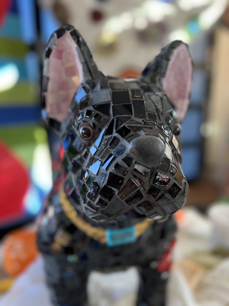 elaulhealey's tweet photo. This is my latest life sized “Watch Dog” named “Frenchy! He’s very well behaved and no need to walk him, clean up after him and no vet bills! https://t.co/gYBkZhfLio