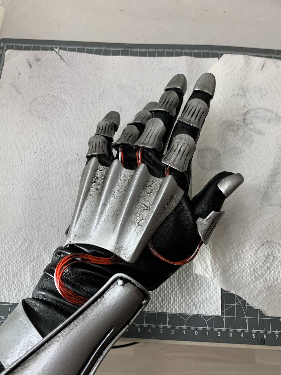 lisginin's tweet photo. Roboarm ist fertig.🦾
#cosplay #StarWars #3Dprinting https://t.co/pCaKUtUsRv
