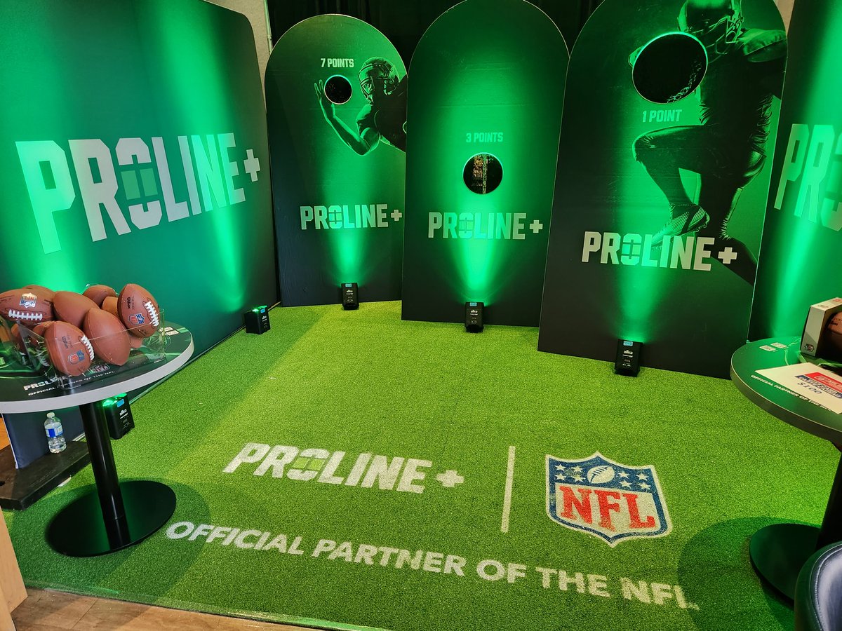 OLGproline's tweet photo. We're at Real Sports today!

Enjoy all the NFL games on the screens and get your chance to win great prizes, including an NFL Road Trip.

#PROLINExRealSports | @NFLCanada https://t.co/deyaV0qdhN