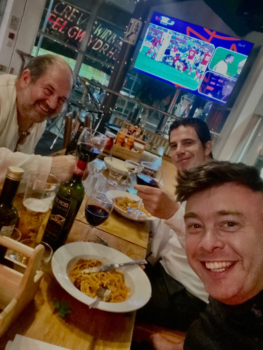 Come and watch the rugby at Giovanni’s down the bay they  said… It was an offer I couldn’t refuse!