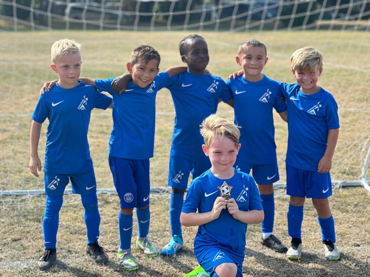 First game of the season with these young lion cubs 🦁 <a href="/dhl_fc/">Doverhouse Lions FC</a> this morning. We asked our parents to vote for man of match, taking the pressure off their own son 😉 love watching these boys smile, laugh and enjoy football for what it is #agame #grassrootsfootball #sw15 #lioncubs