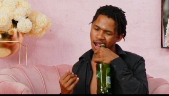 Botlale_M's tweet photo. @_Mashudu_M The night is still young https://t.co/jZAwWR0aqn