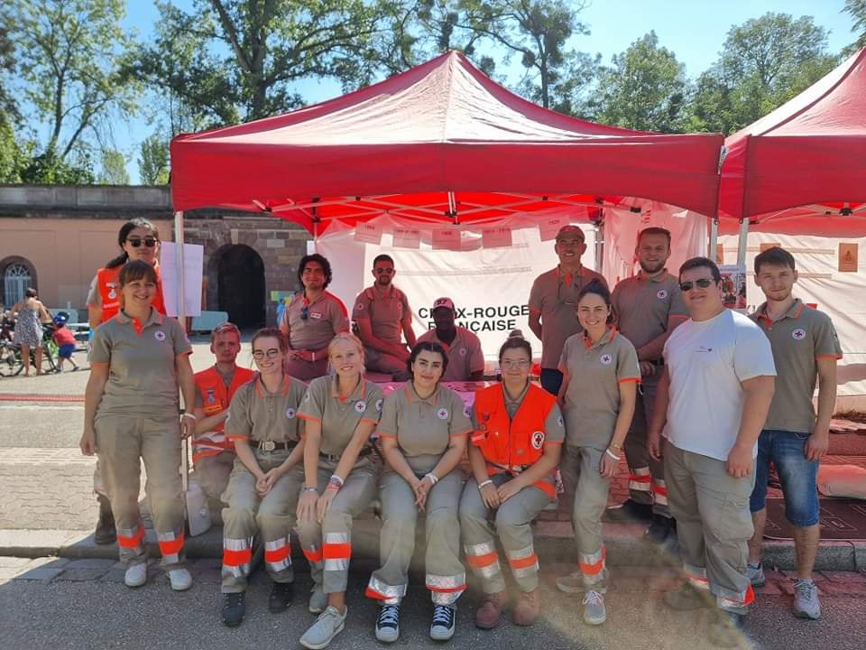 Clap de fin pour le VDA 2023 !

Bcp de succès de nos initiations à l'urgence cardiaque et sensibilisation au droit international humanitaire et à l'exil ! 

Vous êtes plus de 2️⃣0️⃣0️⃣ à nous avoir rendu visite !

Merci à la <a href="/MDA_Stras/">Maison des associations de Strasbourg</a> pour l'organisation de cet événement !