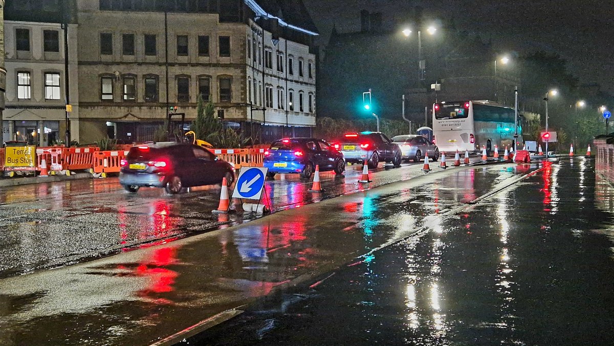 Heavy rain and flooding in #Stirling City Centre tonight (10/9) #WeatherWatcherGraham @BBCScotWeather @bbcweather @BBCAimsir @MetMattTaylor @ThePhotoHour @metoffice #loveukweather✔️#StormHour