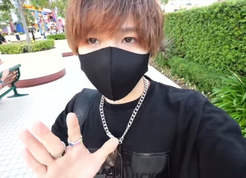 _mika_08_24's tweet photo. おはようございます🐙
今日はお休みなので
この👇BLACKLUCKの色違いの
Tシャツを着ようかな🥰
昨日も安定のカッコ良さで
そんなイケメン翔さんに
毎日会えて頑張れてます🥹
ありがと💕
今日はどんな動画かな🤔
楽しみで仕方ない😊
＃タケヤキ翔 #BLACKLUCK
@takeyakii https://t.co/uO6mCGwncI