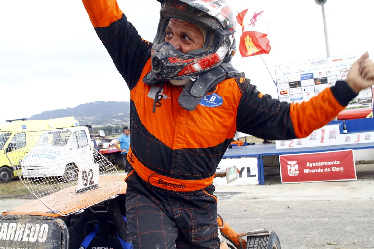 CEAX_RFEdA's tweet photo. #CEAXMiranda
🏆 Siete años llevaba sin ganar Juan Carlos Barredo en #DivisiónBuggy, la antigua #División3. Gestionando muy bien la carrera desde el inicio y sin varios de los favoritos en liza, a los que un accidente múltiple les dejaba fuera de la misma.
#CEAXGoldspeed https://t.co/d5EWKuFn1k
