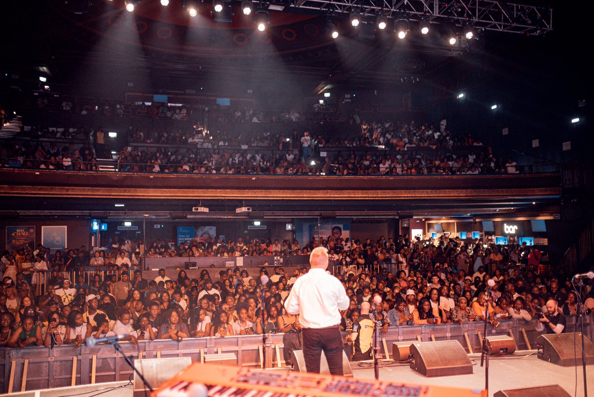 mosesblisslive's tweet photo. I’m speechless and in tears at what God did at BLISS EXPERIENCE LONDON😭😭
I can’t explain how we got here! 

Thank you London for coming to love up on Jesus with us. Y’all are family❤️❤️❤️
.
.
#BlissExperience https://t.co/QD8eXSEumn