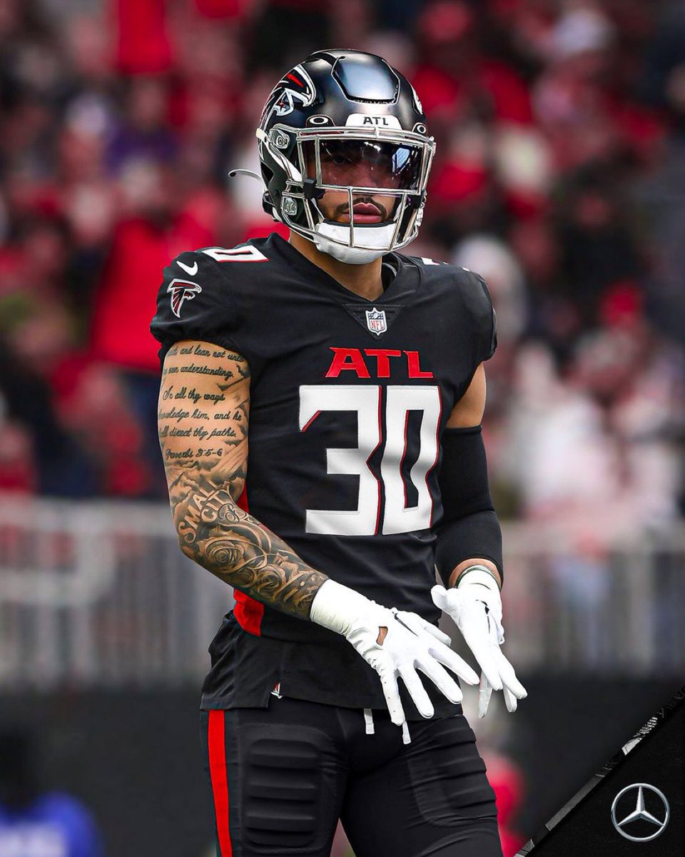 ATLFalconsMuse's tweet image. Jessie Bates in his ATL debut:

⁃10 tackles
⁃2 passes defended
⁃2 interceptions*
⁃1 forced fumble 
⁃helped hold the panthers to 10 points 

*Bates first career game with multiple interceptions

#DirtyBirds