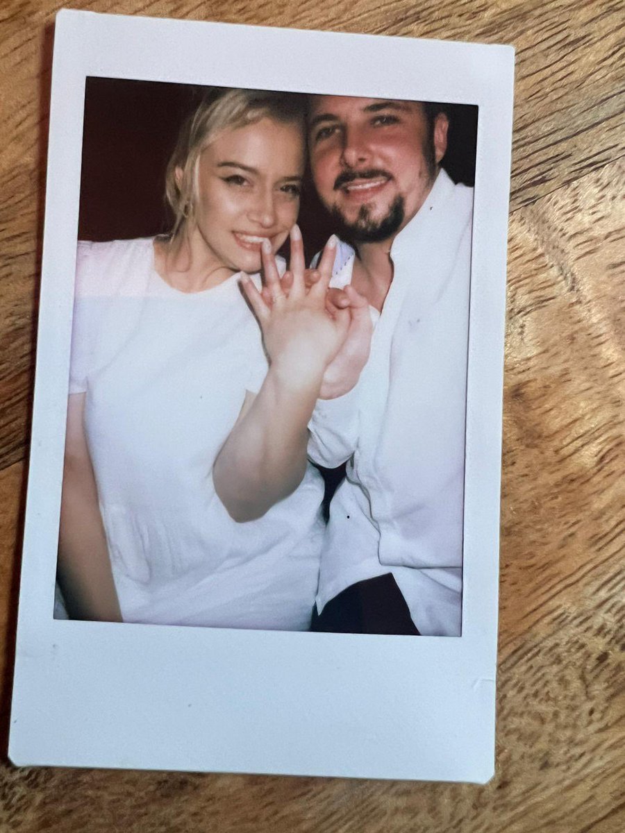 ChrisYoungWHU's tweet image. Fellow hammers, I got engaged on Friday by the seaside to my best mate and thought you guys would love this. What a dreamboat 🥰❤️⚒️