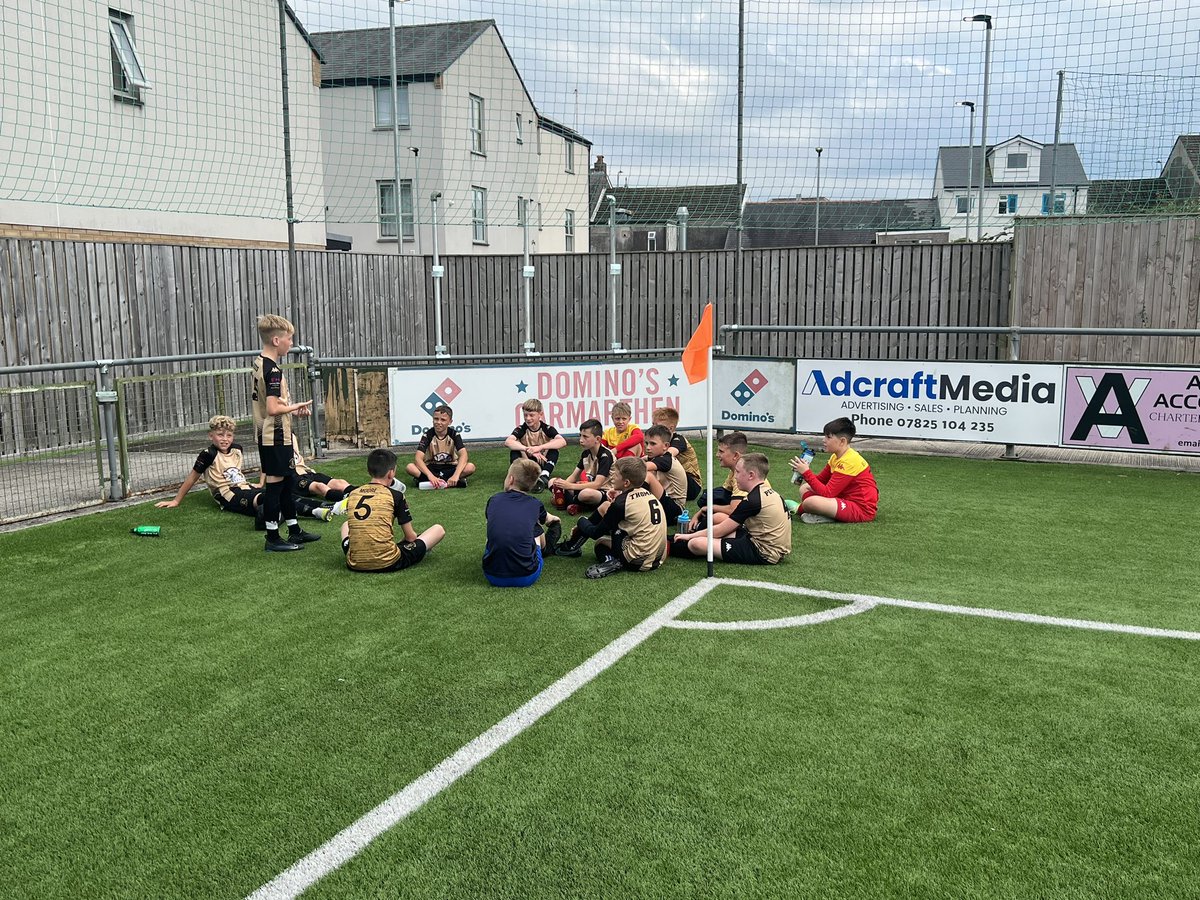 First points of the season for the under 12s today after a 1-0 win v <a href="/LlanelliReds/">Llanelli Town AFC</a> at Stadiwm LHP. Thomas Dyer got the winner! This promising group will now look to push on and keep improving every week. Great stuff, lads!

#OneOldGold #UnHenAur 💛🖤