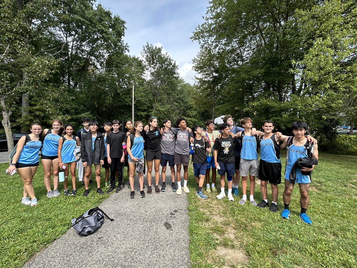RNHSXCTF's tweet photo. A hot/humid day to kick off the season at Somers for our first meet!
Ainara Schube Barriola WON the girls D3 race & Micah Taffet took 2nd in the boys D3 race!
Phoebe Carmel & Alex Favre placed 7th & 20th in girls & boys D3 races respectively! #RNXC @RyeNeck_TFXC @ryeneckschools https://t.co/W5V7R1J3wl