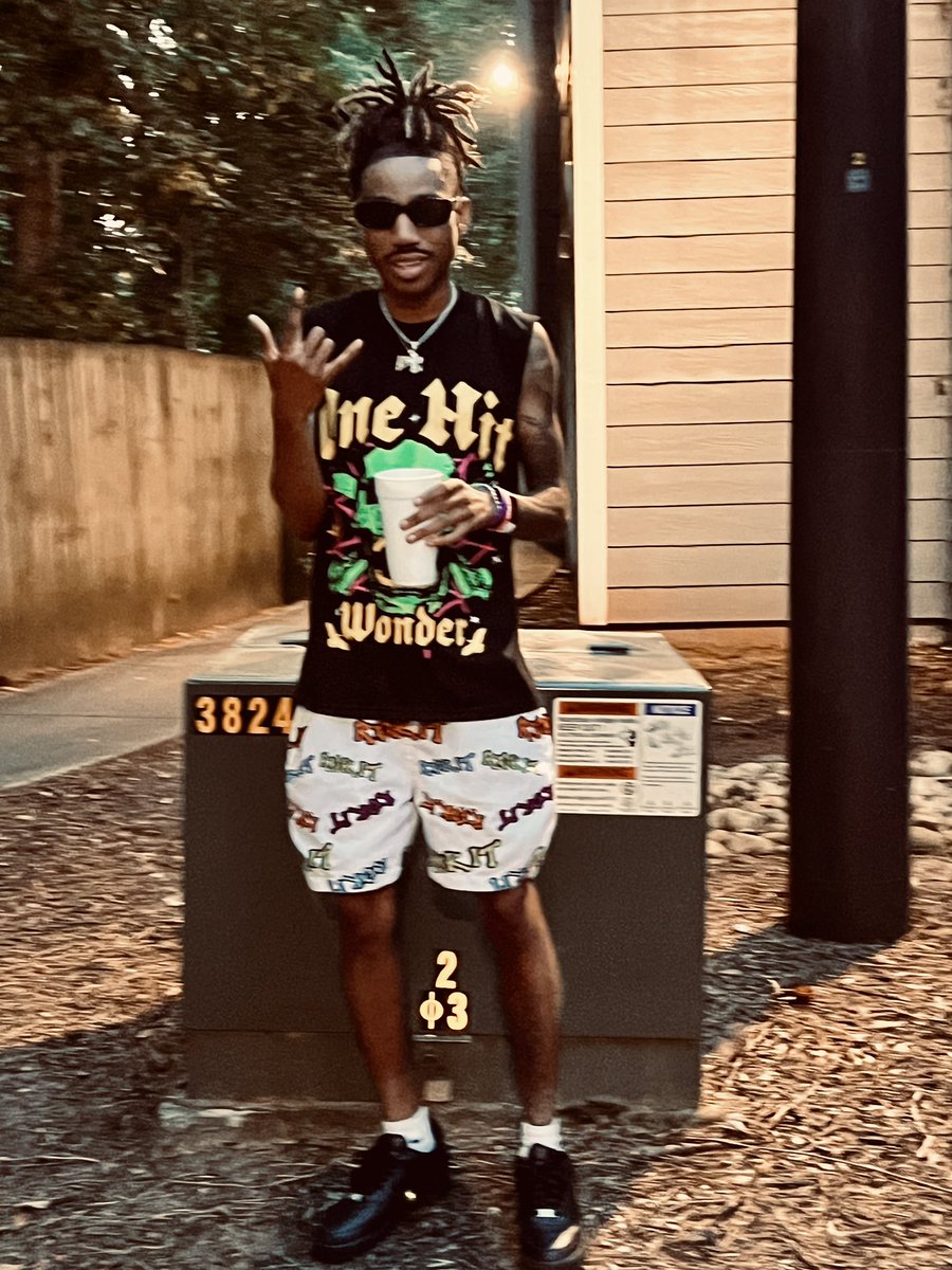 zavierfields's tweet image. 3 Attachments⚡️🖤