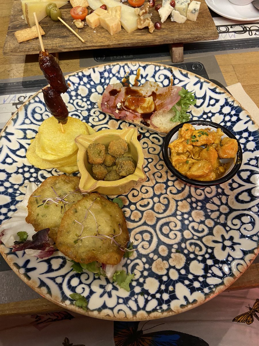Vini (@oliveira_vinie) on Twitter photo Really nice to connect with these amazing scientists and discuss social behavior while enjoying some tapas Come and join us in the social brain symposium PS25 on Tuesday #IBRO2023 <a href="/Tt_P/">Tobias Pohl</a> <a href="/AllisonRLau/">Dr. Allison Lau</a> <a href="/Lab_Tali_Kimchi/">Tali Kimchi Lab</a> <a href="/BalesLab/">Bales Lab</a> <a href="/IBROorg/">IBRO - International Brain Research Organization</a> Ruth Fishman Really nice to connect with these amazing scientists and discuss social behavior while enjoying some tapas Come and join us in the social brain symposium PS25 on Tuesday #IBRO2023 <a href="/Tt_P/">Tobias Pohl</a> <a href="/AllisonRLau/">Dr. Allison Lau</a> <a href="/Lab_Tali_Kimchi/">Tali Kimchi Lab</a> <a href="/BalesLab/">Bales Lab</a> <a href="/IBROorg/">IBRO - International Brain Research Organization</a> Ruth Fishman
