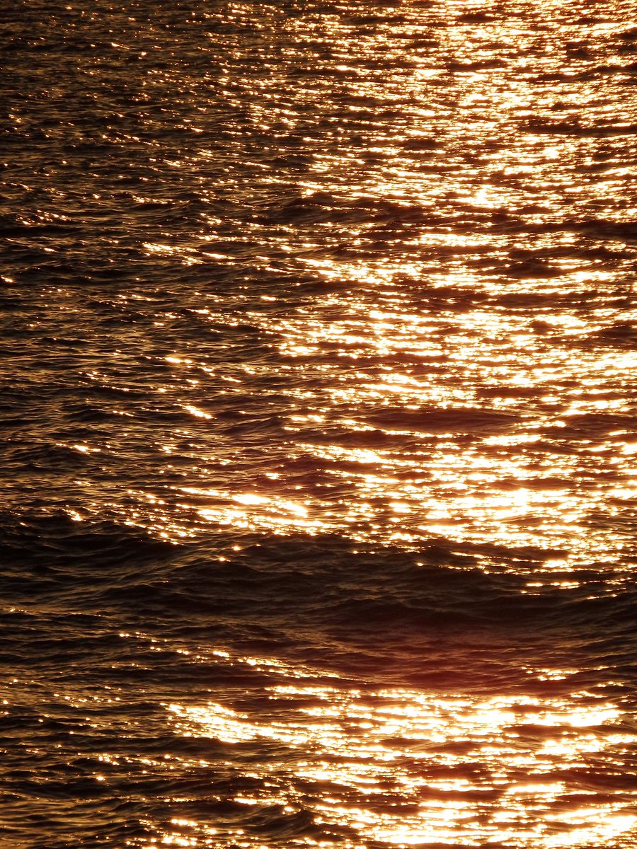 sarasvnt's tweet photo. no hay nada que no arregle un atardecer en el mar ❤️‍🩹 https://t.co/UQxYKD6793