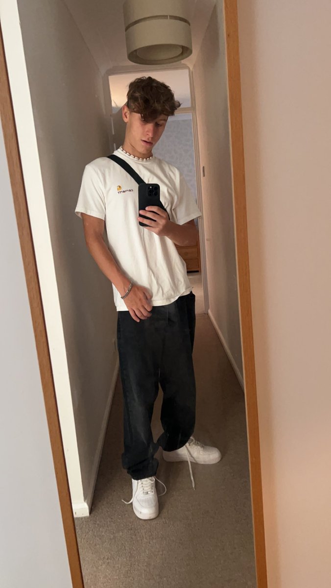 SamAM100 tweet media