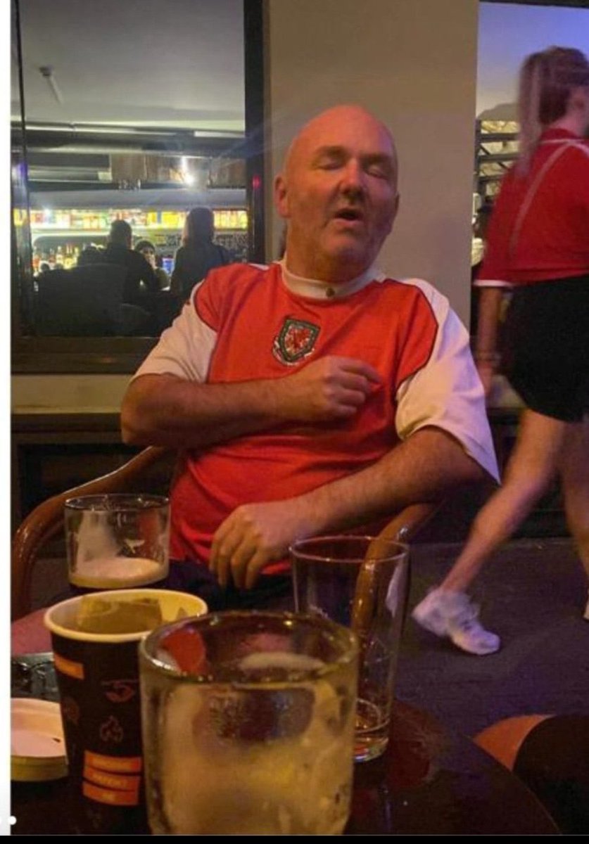 Out of Context Wales Away (@nocontcymaway) on Twitter photo 