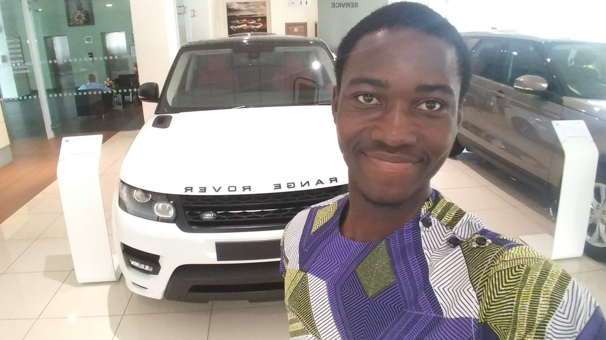 BernardtheMagic's tweet photo. Exactly 5 years ago, I was filled with so much ambition that I went to the Range Rover showroom at Oppeibea to ask for the price of one. I took this picture as evidence that I'll buy one.

5 years later, brothers and sisters, I still haven't bought one.

I believe in dreams tho. https://t.co/qy9np1k1zs