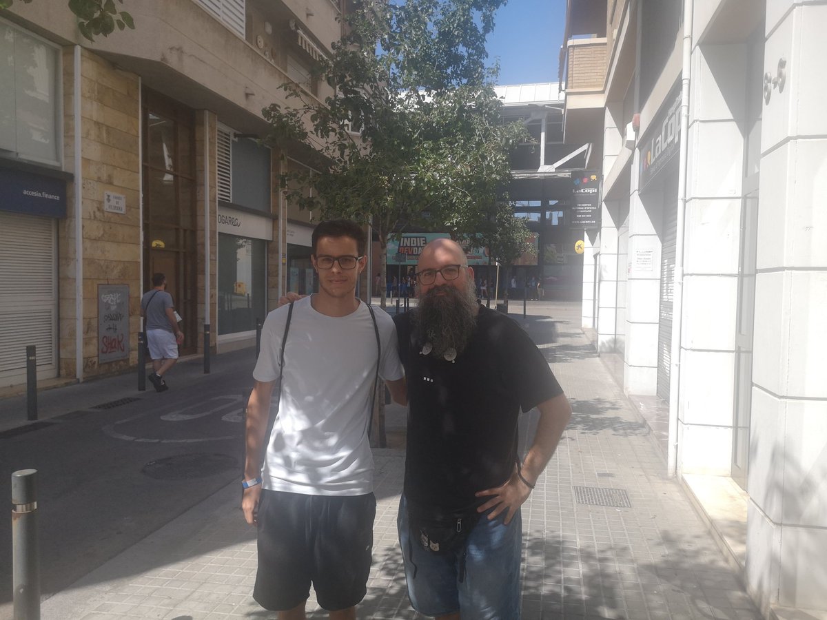 9Erix's tweet image. Hoy ha sido un gran día, he ido al @IndieDevDay y he conocido a un montón de gente increíble. Aqui os dejo unas fotos que me he hecho con @Pazos_64 @EricRod_LYV @juandiazdelgado @MaikelOrtega_