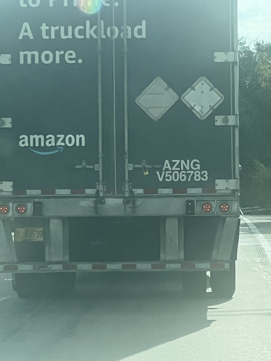 crosscj3's tweet photo. Hey @amazon , almost got sideswiped by this truck on 295 cuz they don’t know how the lanes work. https://t.co/6BXknInO7h