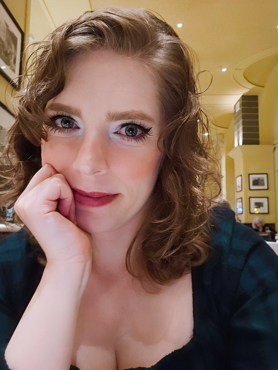 princessbilbo's tweet photo. HS vs Now (ish) 
I haven't taken a recent photo in a bit https://t.co/DTRdYOcINp