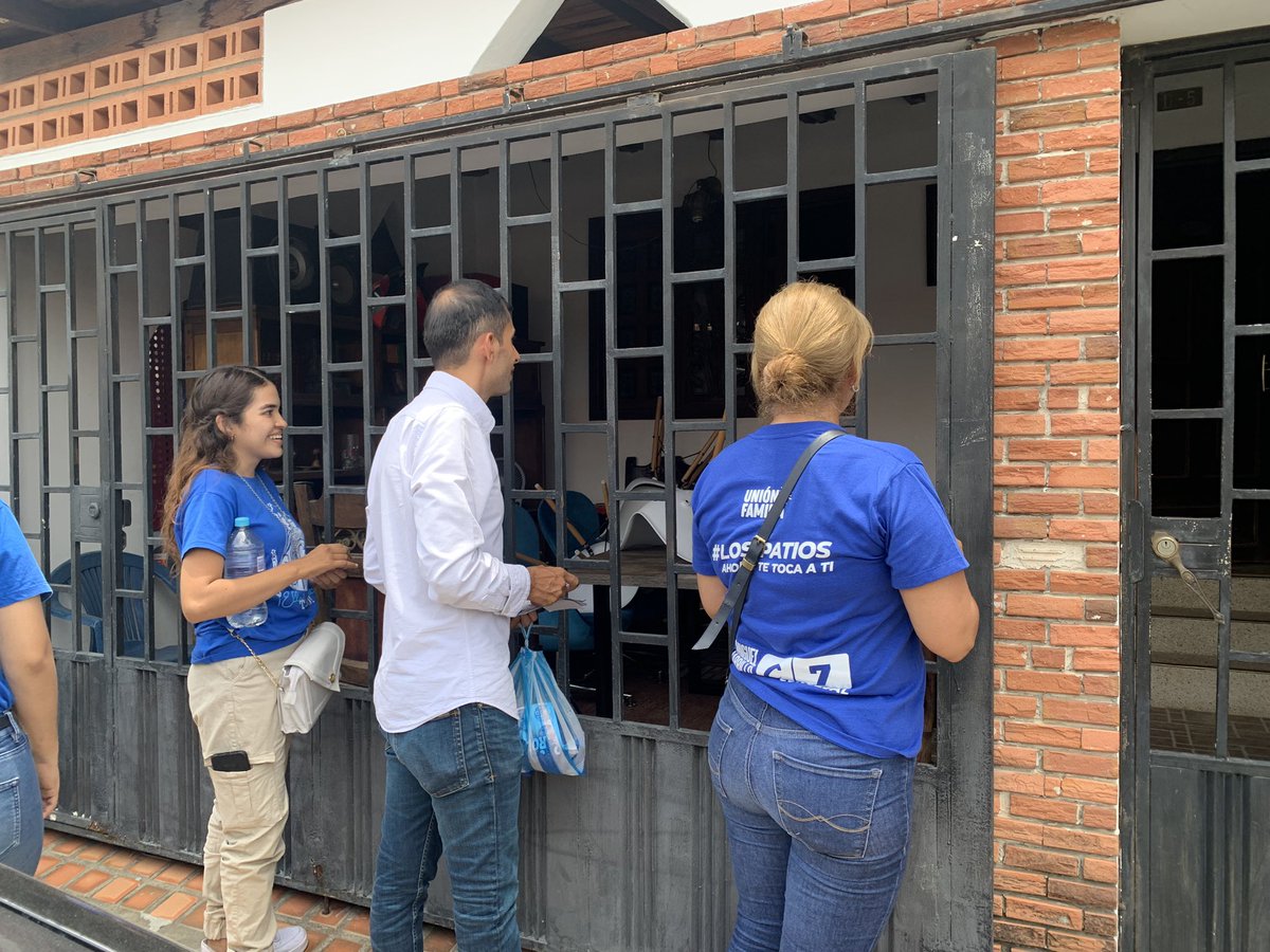 MiguelCarrillo_'s tweet photo. Hoy recorrimos la Urbanización Arboleda compartiendo y escuchando acerca de este hermoso proyecto de Unión Familia con los Patiences 🔵 

¿Quieres conocer más sobre este proyecto? ¡Únete aquí! @unionfamilia_ https://t.co/XCJHf1pH8R