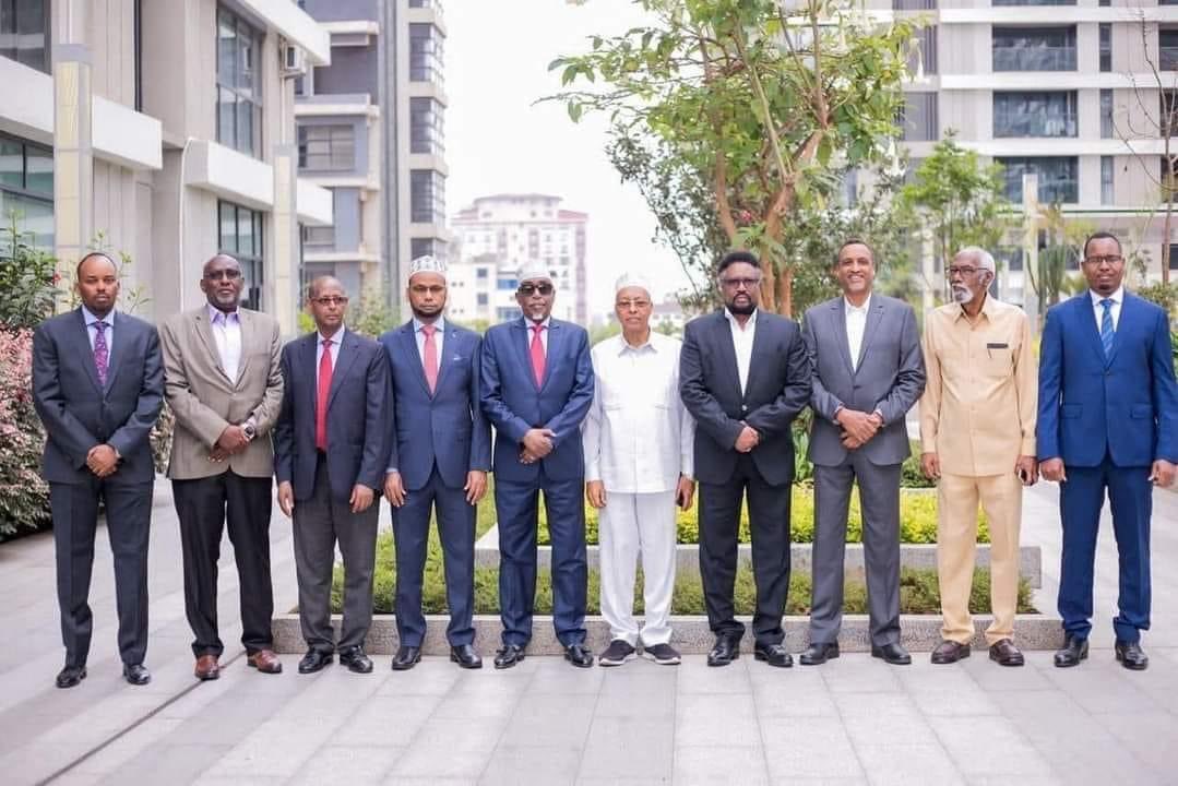 The gathering of the giant gentlemen of #Digil& #Mirifle clan is a precursor of regime change in #SourhWest Administration in #Somalia. But the lingering question for everyone’s head is, how far these politicians can sustain solid and united for the common cause. Because, their…